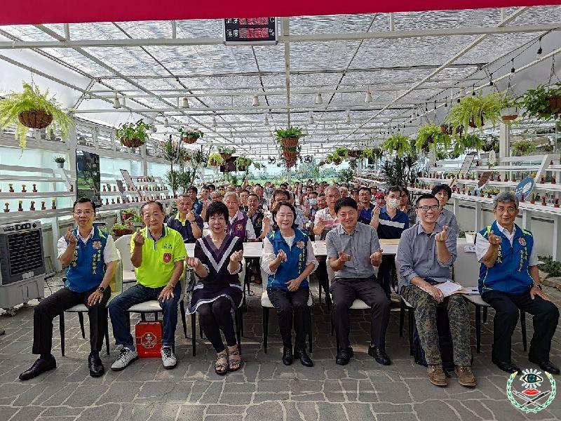 圖4-姚處長(左4)及陳董事長(右3)與來賓大合照_0.jpg