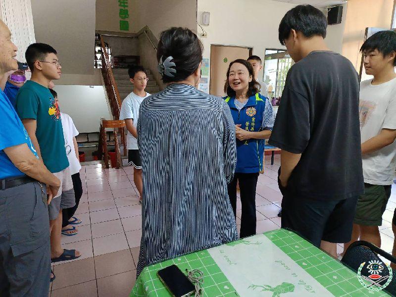 姚處長鼓勵雲彩少年鵬程萬里_0.jpg
