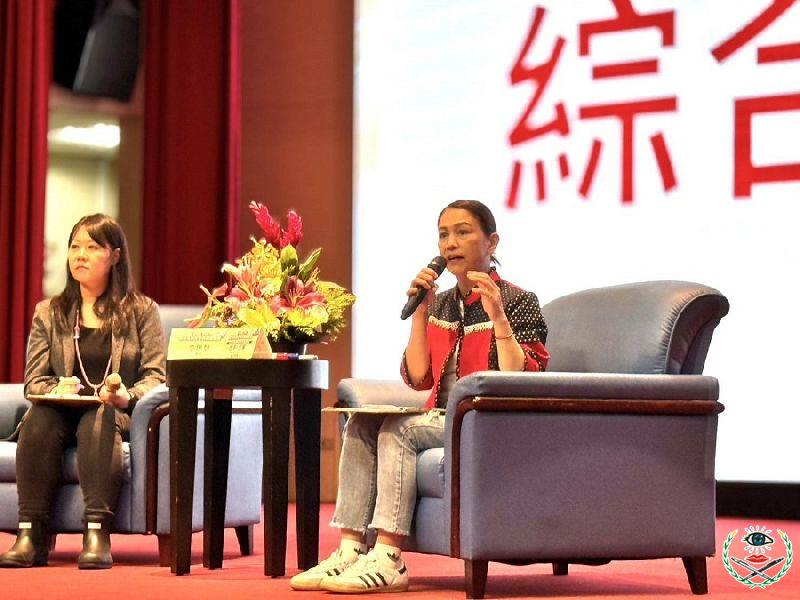 8綜合座談-李思慧講師（左）及臺北市政府原住民族事務委員會巴干·巴萬主任委員（右）.jpg
