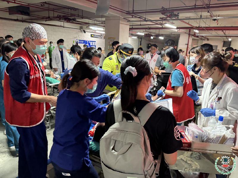 不只是急診團隊，新竹馬偕全院醫療後勤、資訊系統、護理人員與行政支援單位，都在這_0.jpg
